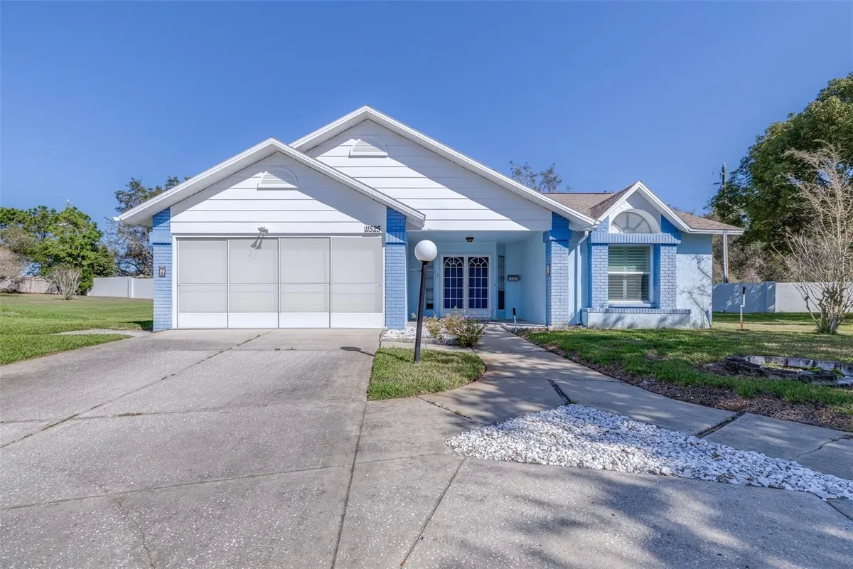 Property Slideshow image 1 of 50 | 11525 forest run ct, Port Richey, FL, 34668