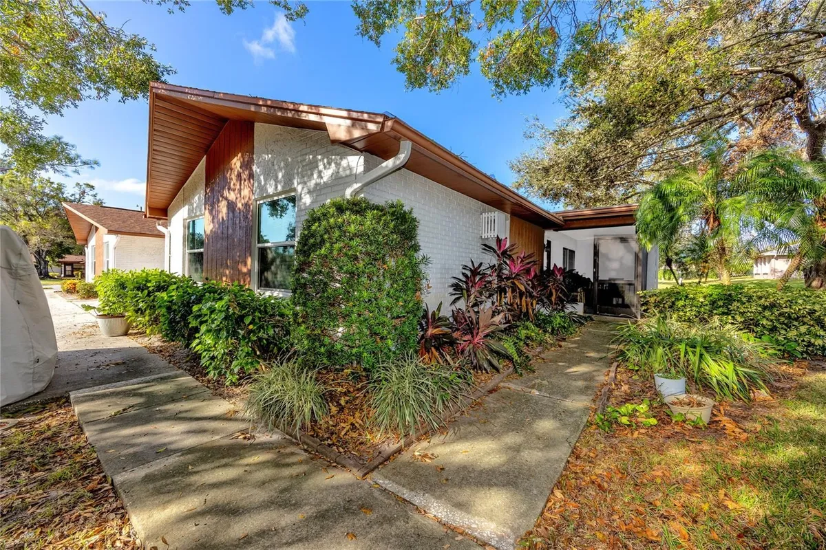 Property Slideshow image 1 of 31 | 2390 shelly dr d, Palm Harbor, FL, 34684