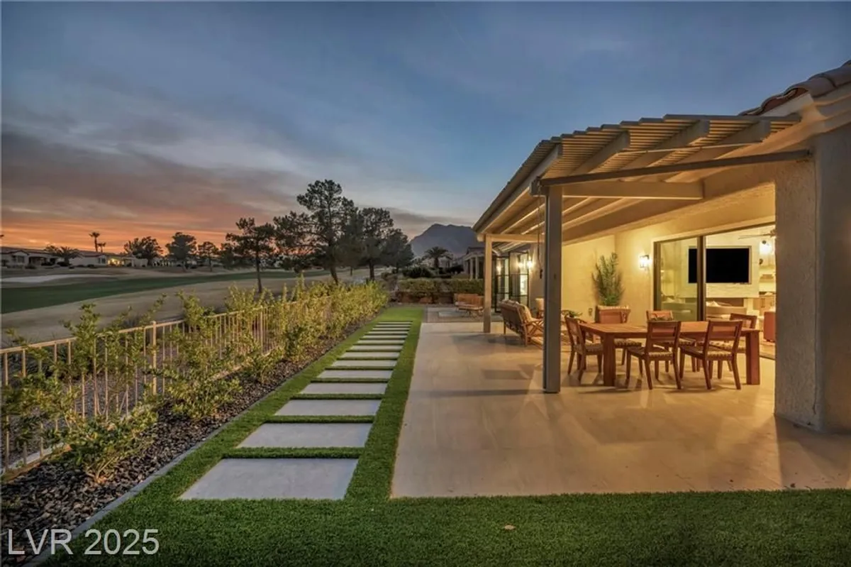 Property Slideshow image 1 of 71 | 9917 villa ridge dr, Las Vegas, NV, 89134