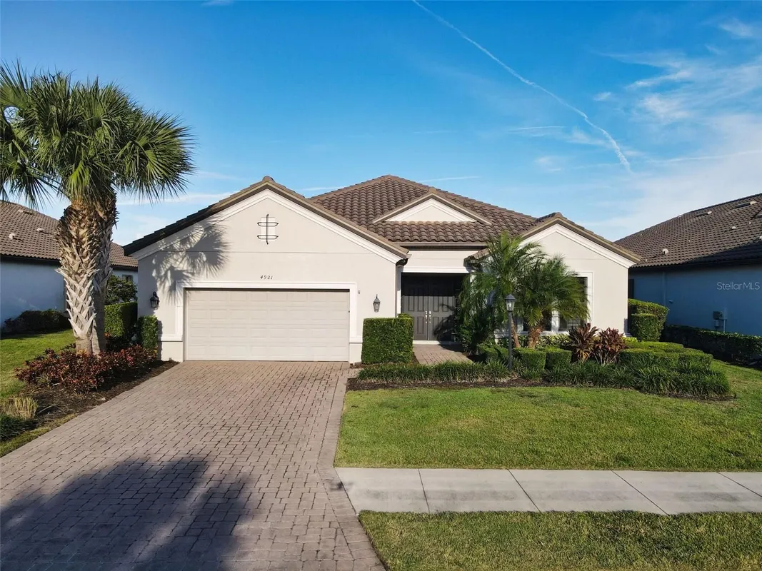 Property Slideshow image 1 of 58 | 4921 tivoli run, Bradenton, FL, 34211