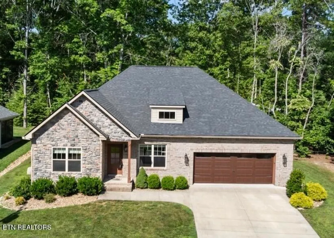 Property Slideshow image 1 of 37 | 10 king john ln, Crossville, TN, 38558