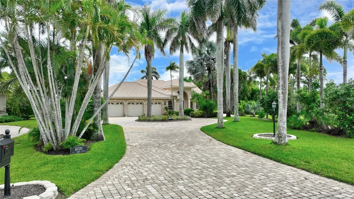 Property Slideshow image 1 of 44 | 6030 key largo cir, Punta Gorda, FL, 33955