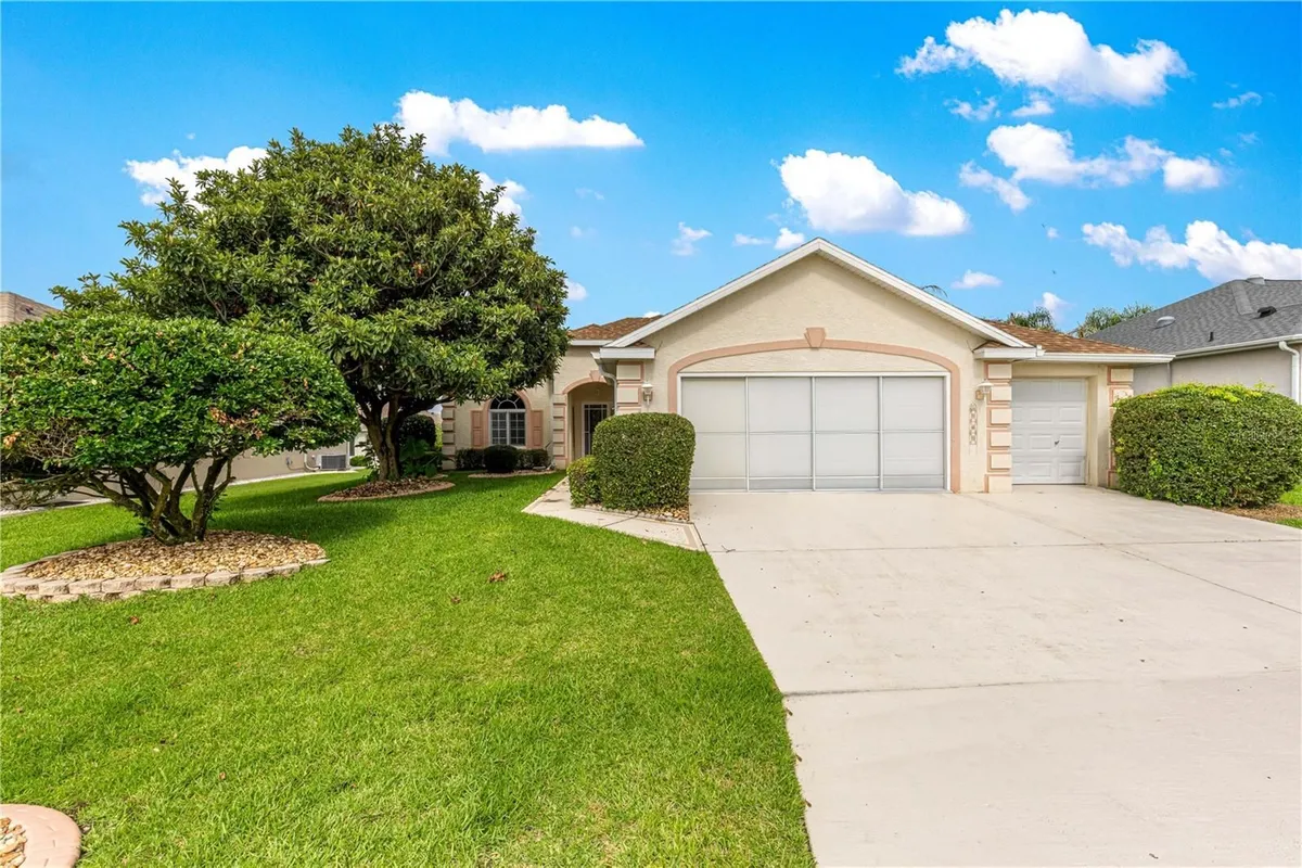 Property Slideshow image 1 of 39 | 2352 nw 58th ter, Ocala, FL, 34482