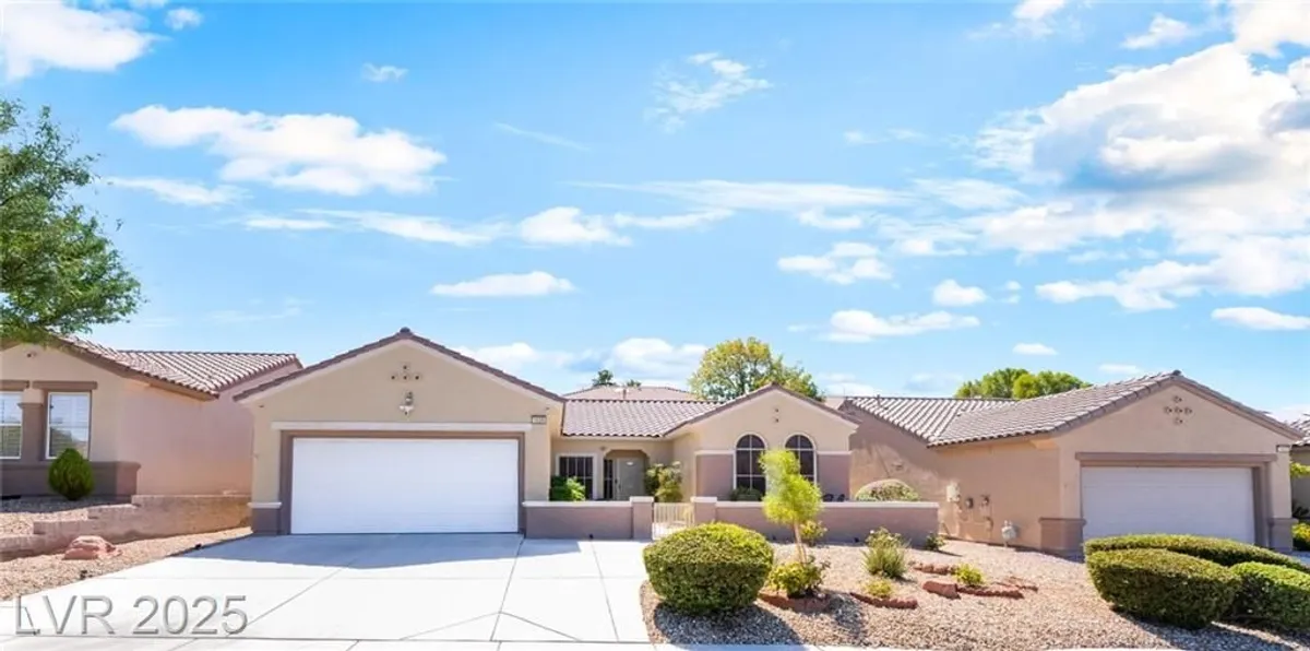 Property Slideshow image 1 of 47 | 1628 rockcrest hills ave, Henderson, NV, 89052
