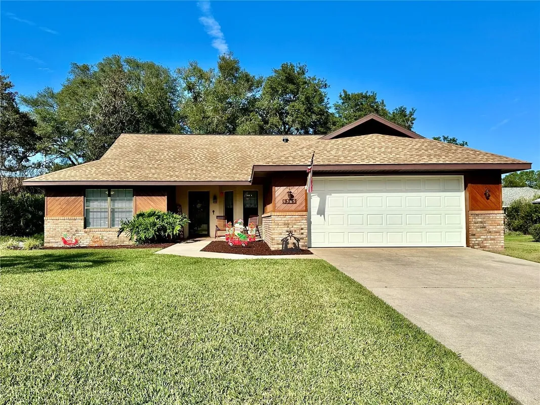 Property Slideshow image 1 of 39 | 5365 sw 84th st, Ocala, FL, 34476