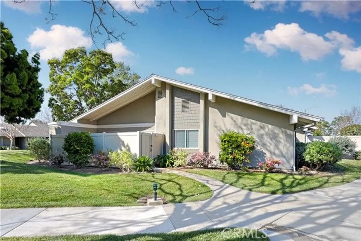 Property Slideshow image 1 of 38 | 8933 amador cir, Huntington Beach, CA, 92646