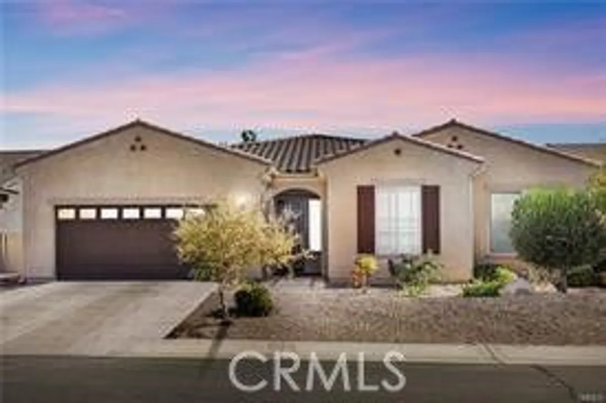 Property Slideshow image 1 of 49 | 19255 castana st, Apple Valley, CA, 92308