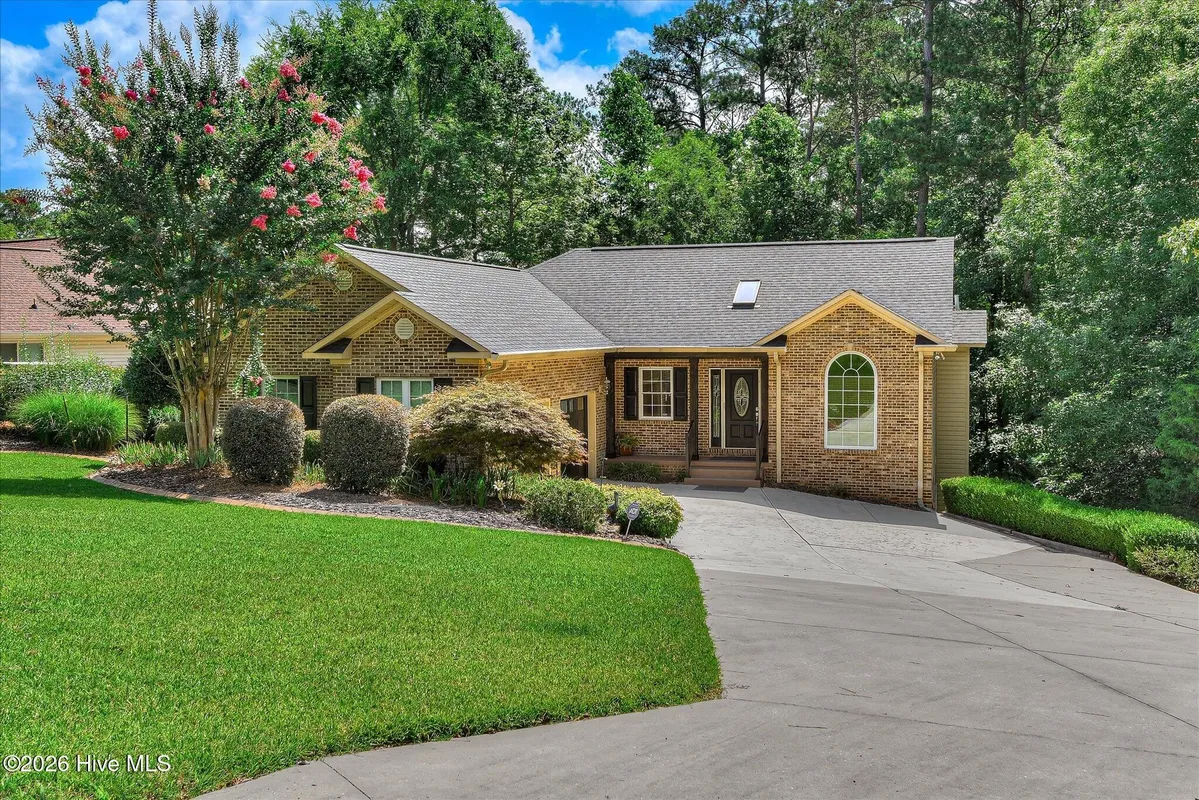 Property Slideshow image 1 of 77 | 613 heritage cv, Mccormick, SC, 29835