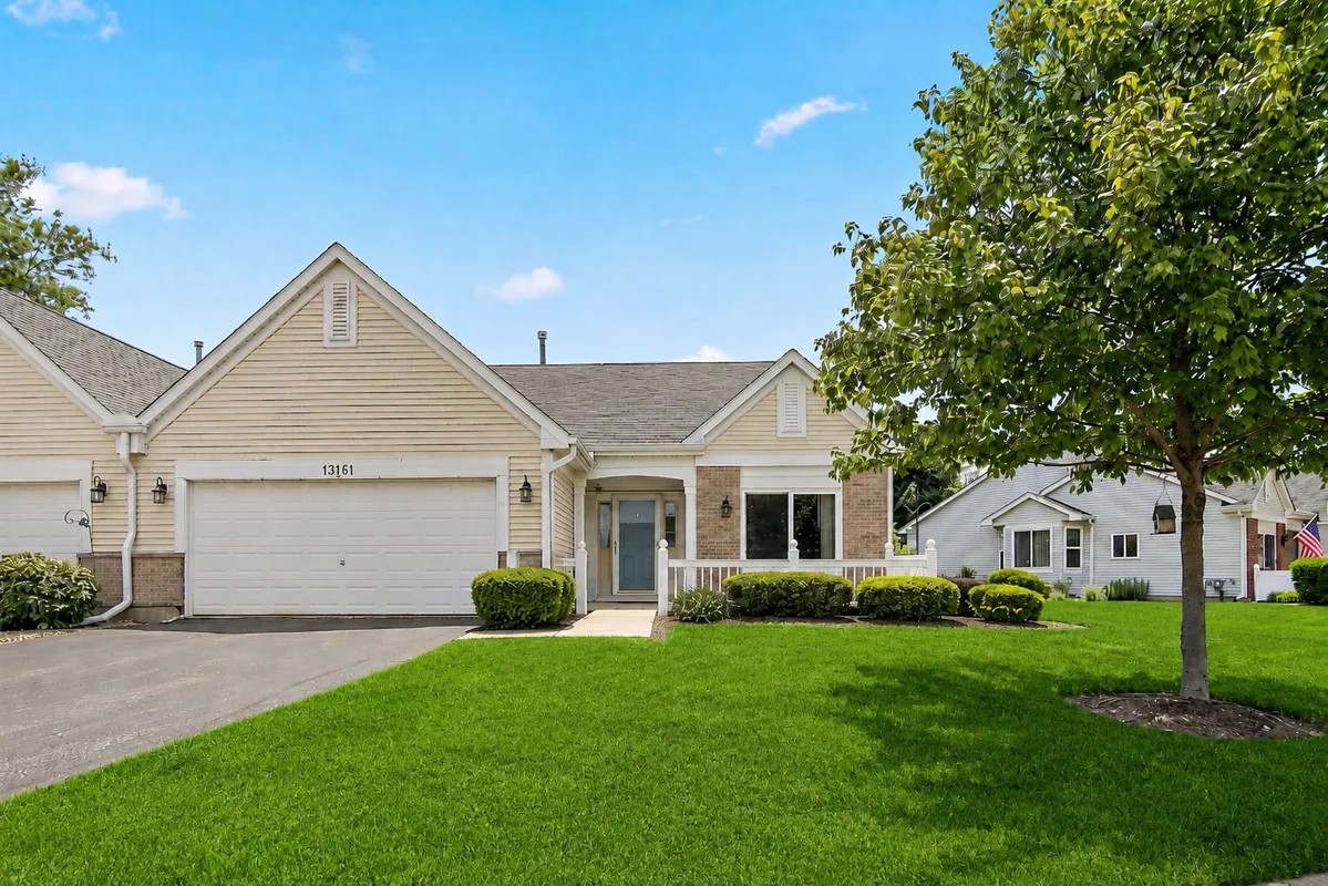 Property Slideshow image 1 of 45 | 13161 s carlisle ct, Plainfield, IL, 60544