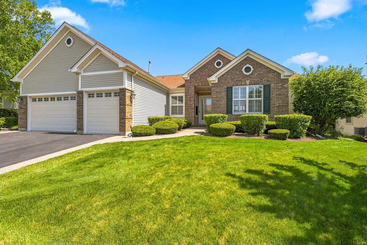 Property Slideshow image 1 of 17 | 12392 pheasant ridge dr, Huntley, IL, 60142
