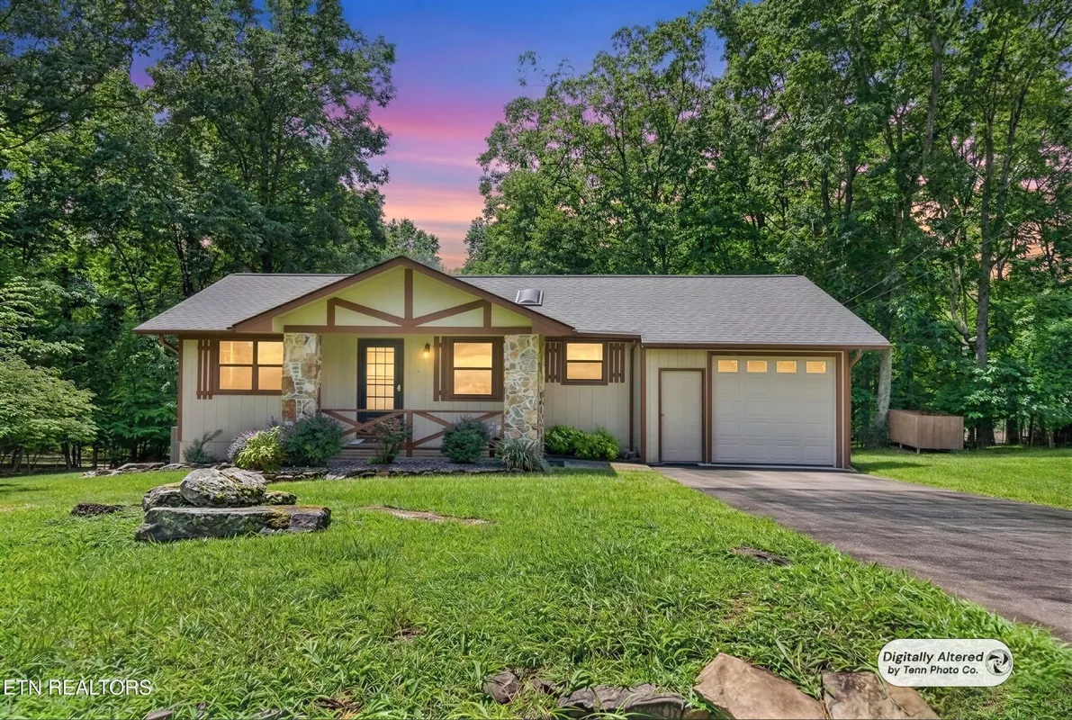 Property Slideshow image 1 of 36 | 36 druid cir, Crossville, TN, 38558
