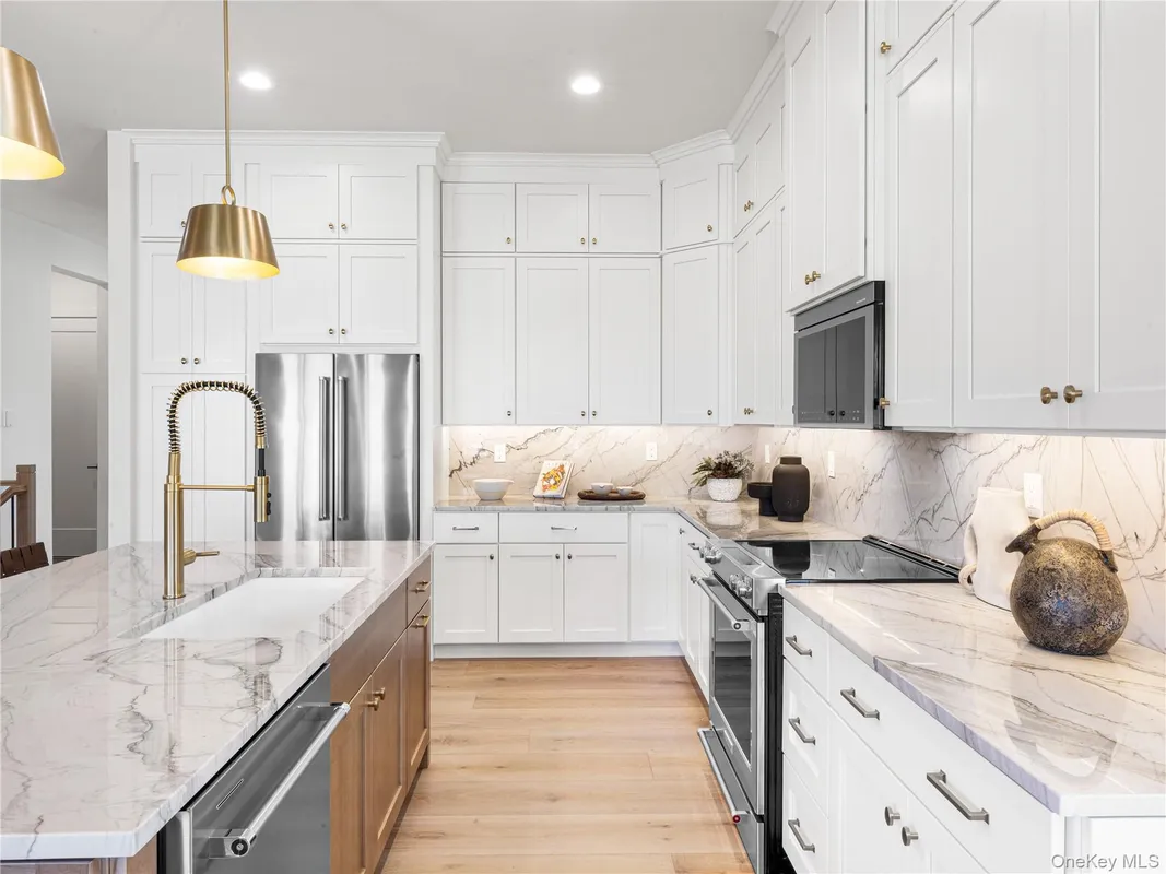 Property Slideshow image 1 of 17 | 2075 summit loop 101, Carmel, NY, 10512