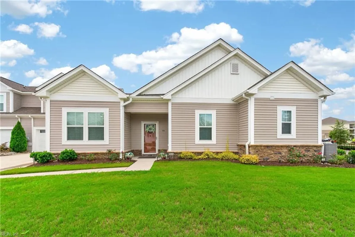 Property Slideshow image 1 of 40 | 1501 acadian dr d, Suffolk, VA, 23434