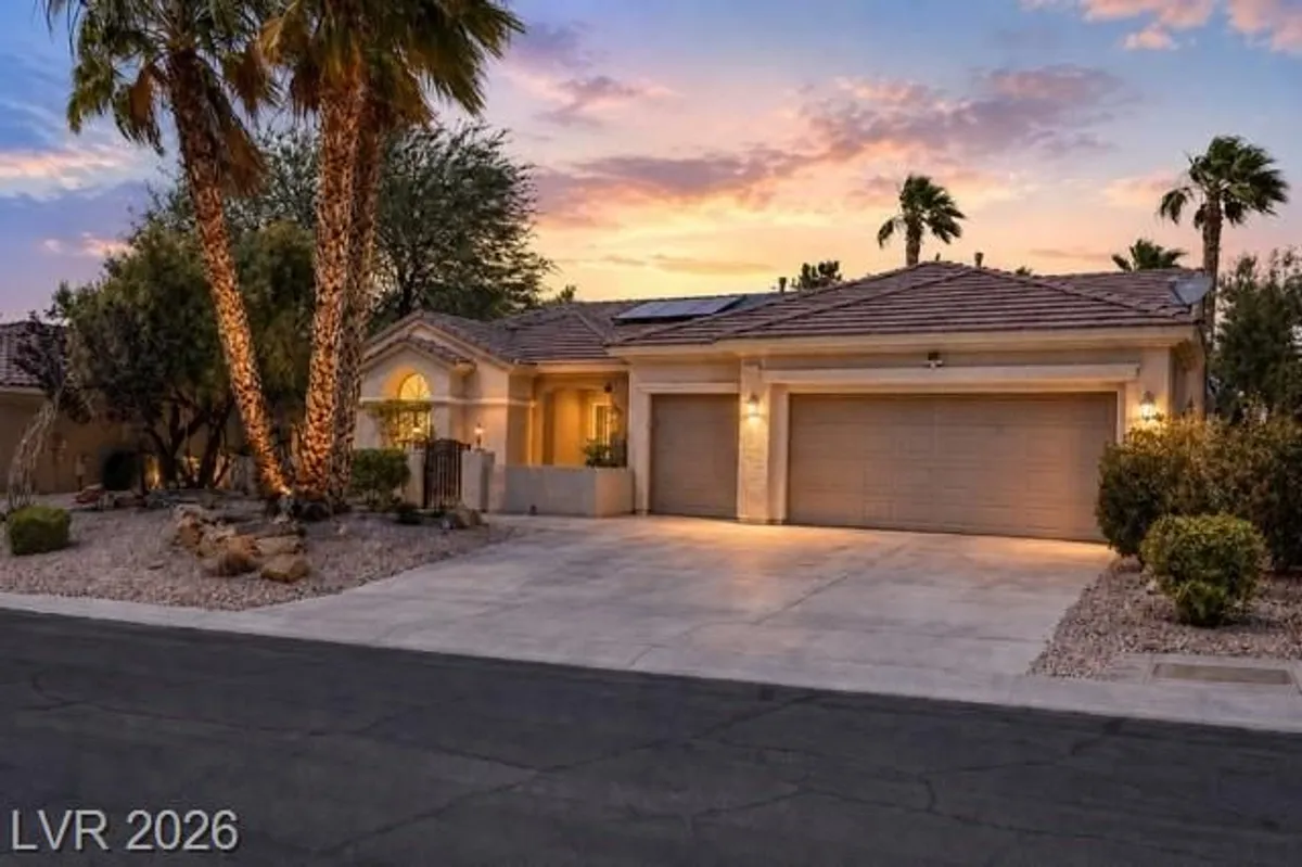 Property Slideshow image 1 of 69 | 2842 winslow springs dr, Henderson, NV, 89052