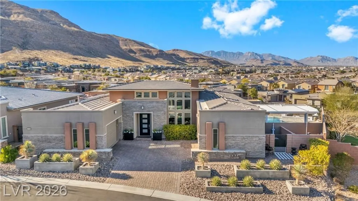 Property Slideshow image 1 of 98 | 10096 amethyst hills st, Las Vegas, NV, 89148