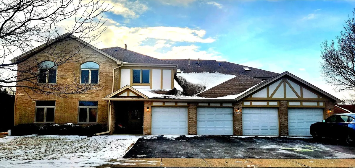 Property Slideshow image 1 of 25 | 18440 pine lake dr 1, Tinley Park, IL, 60477