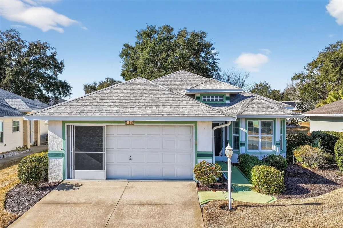 Property Slideshow image 1 of 68 | 21743 king john st, Leesburg, FL, 34748