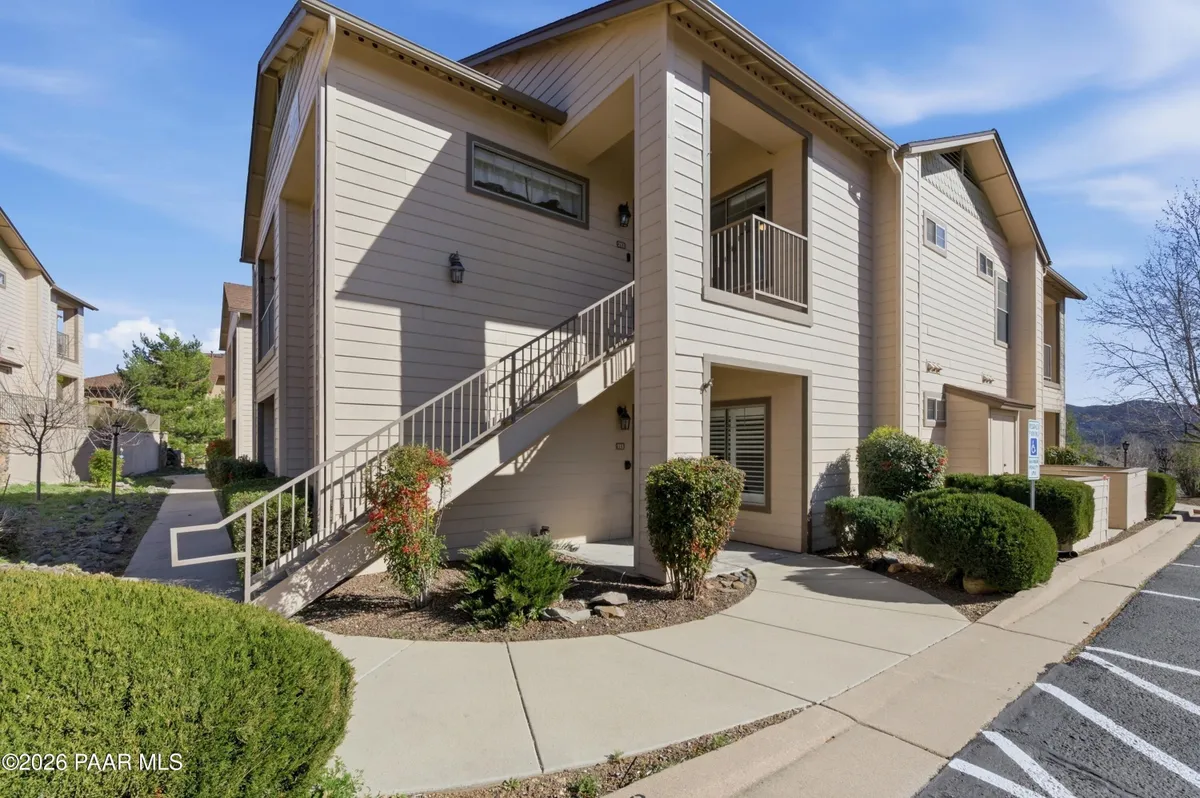 Property Slideshow image 1 of 39 | 1975 blooming hills dr 213, Prescott, AZ, 86301