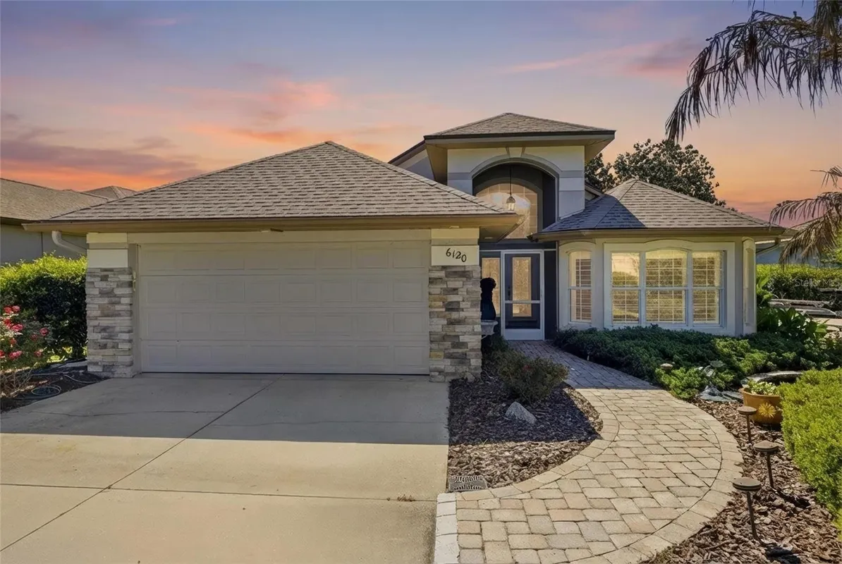 Property Slideshow image 1 of 54 | 6120 landings blvd, Lady Lake, FL, 32159
