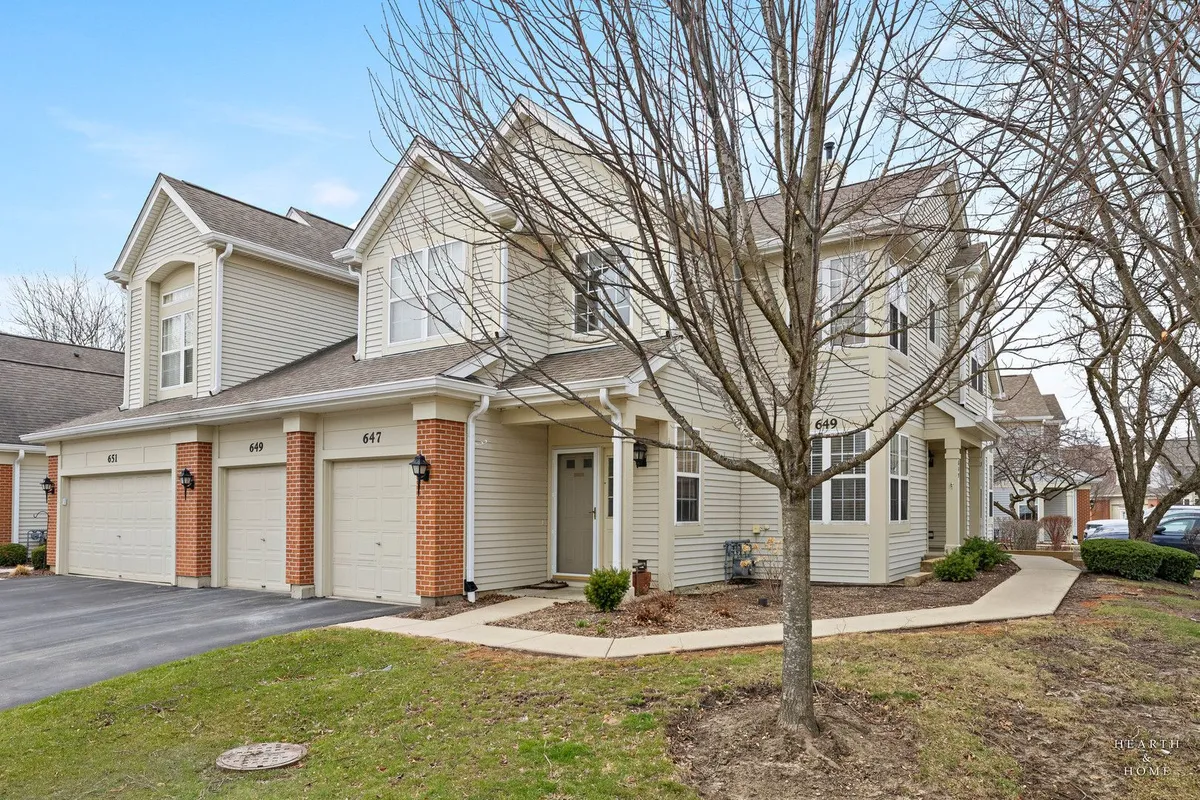 Property Slideshow image 1 of 26 | 649 mulberry dr 649, Prospect Heights, IL, 60070