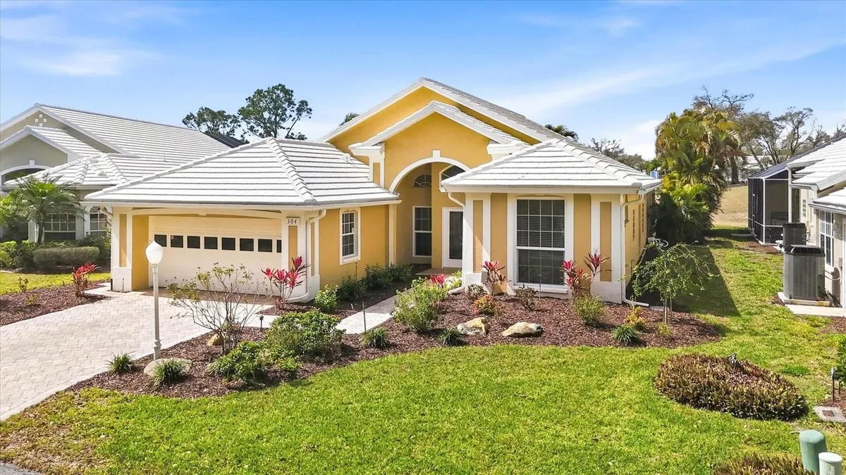Property Slideshow image 1 of 53 | 304 bermuda ct 14, Venice, FL, 34293