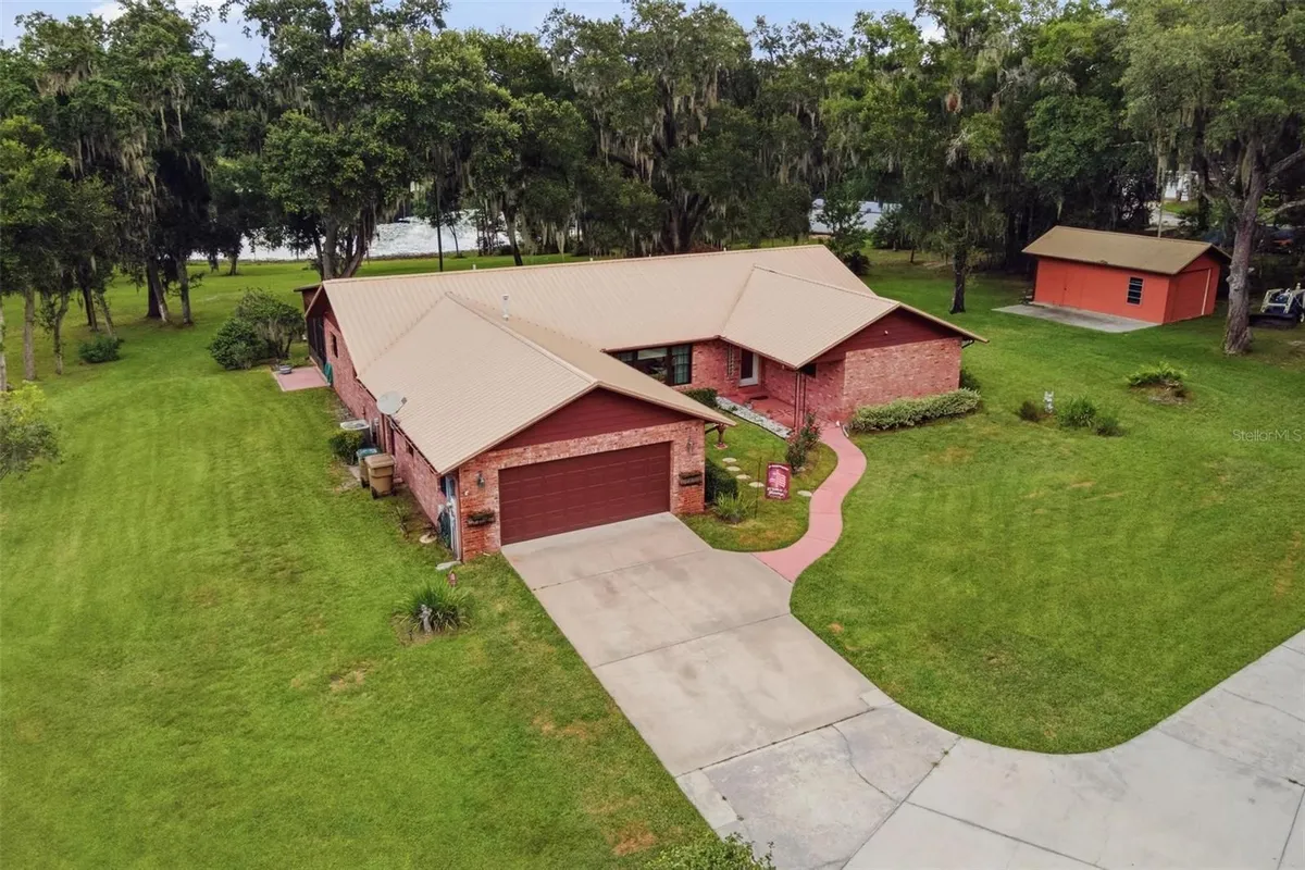 Property Slideshow image 1 of 63 | 38700 lakeview walk, Lady Lake, FL, 32159