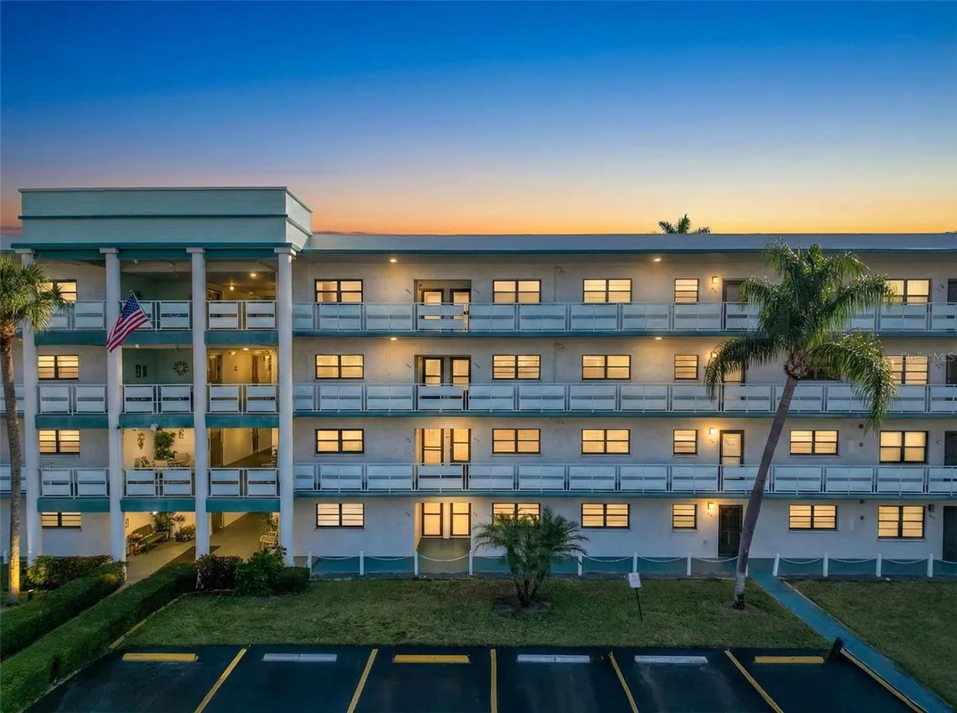 Property Slideshow image 1 of 82 | 5970 80th st n unit 206, St Petersburg, FL, 33709