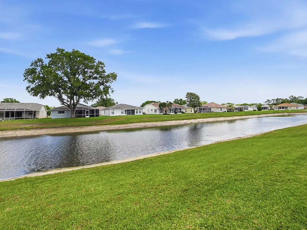 Property Slideshow image 1 of 33 | 32744 westwood loop, Leesburg, FL, 34748