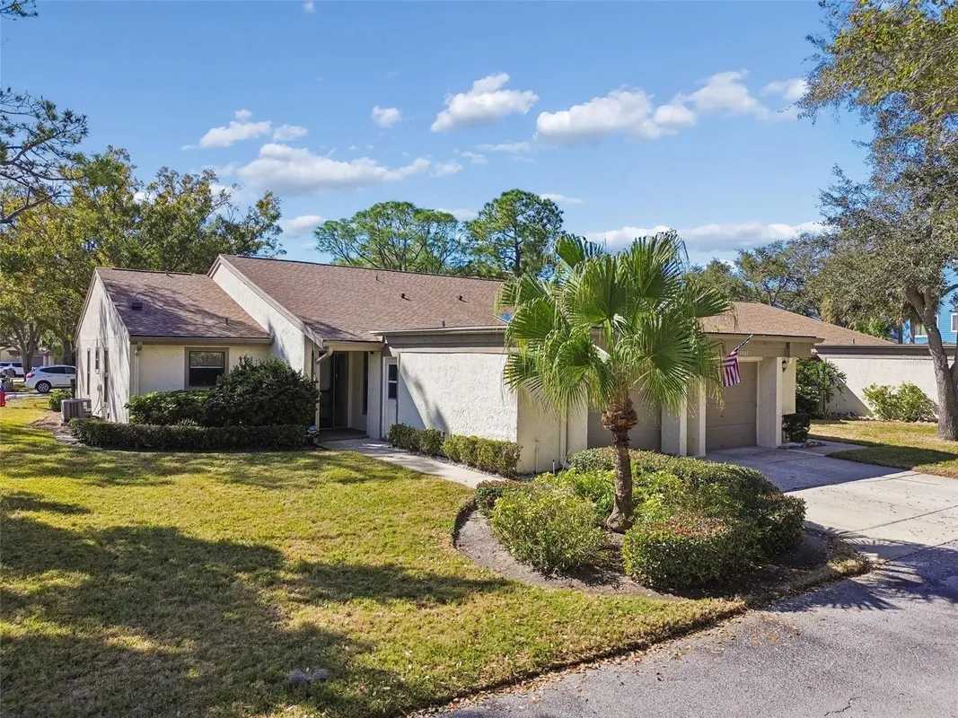 Property Slideshow image 1 of 66 | 2501 oak cir 2501, Tarpon Springs, FL, 34689