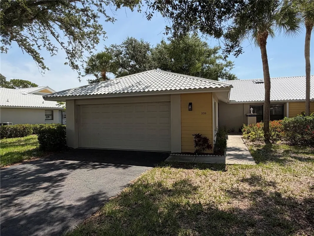 Property Slideshow image 1 of 47 | 339 pembroke ln 228, Venice, FL, 34293