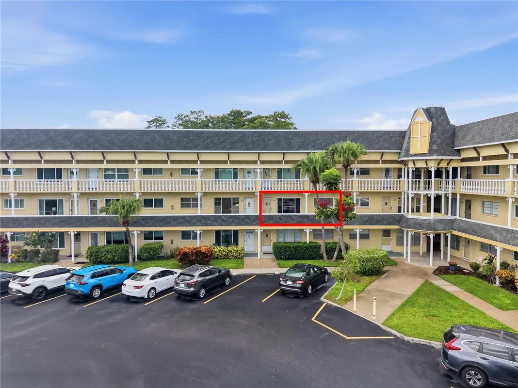 Property Slideshow image 1 of 30 | 2458 florentine way 34, Clearwater, FL, 33763