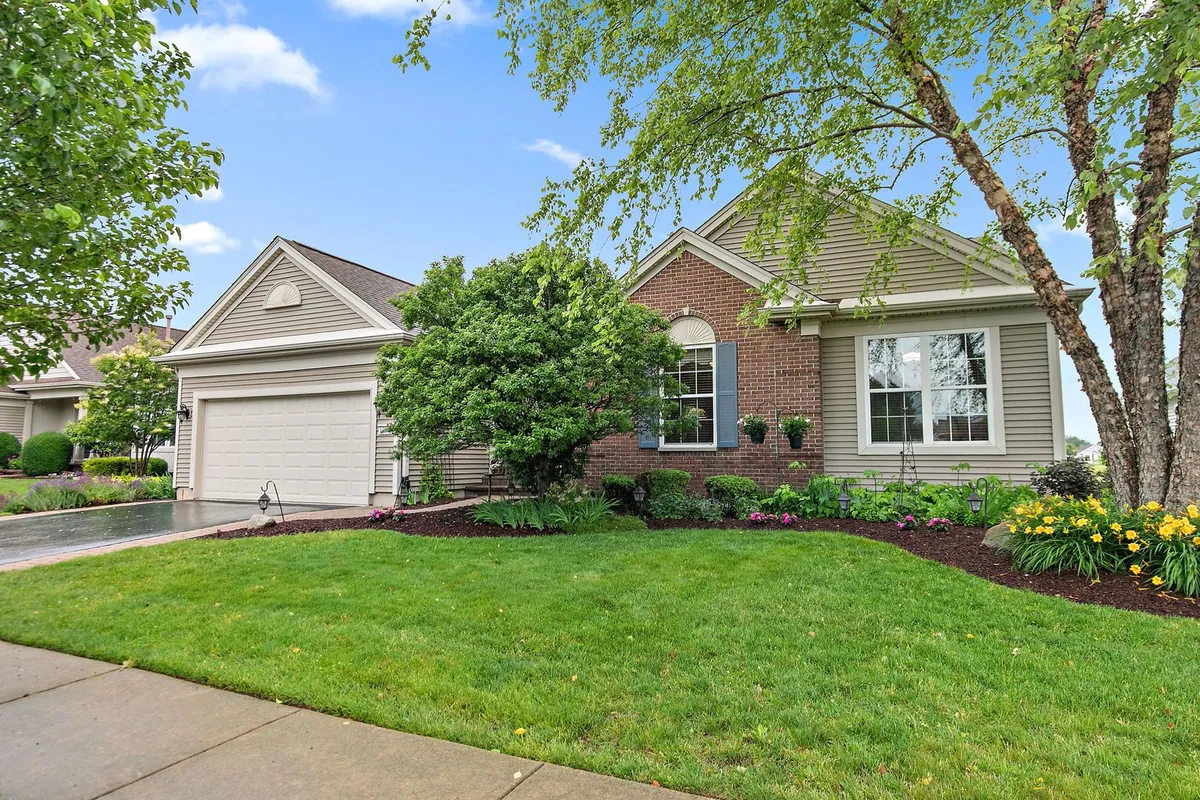 Property Slideshow image 1 of 40 | 13048 farm hill dr, Huntley, IL, 60142