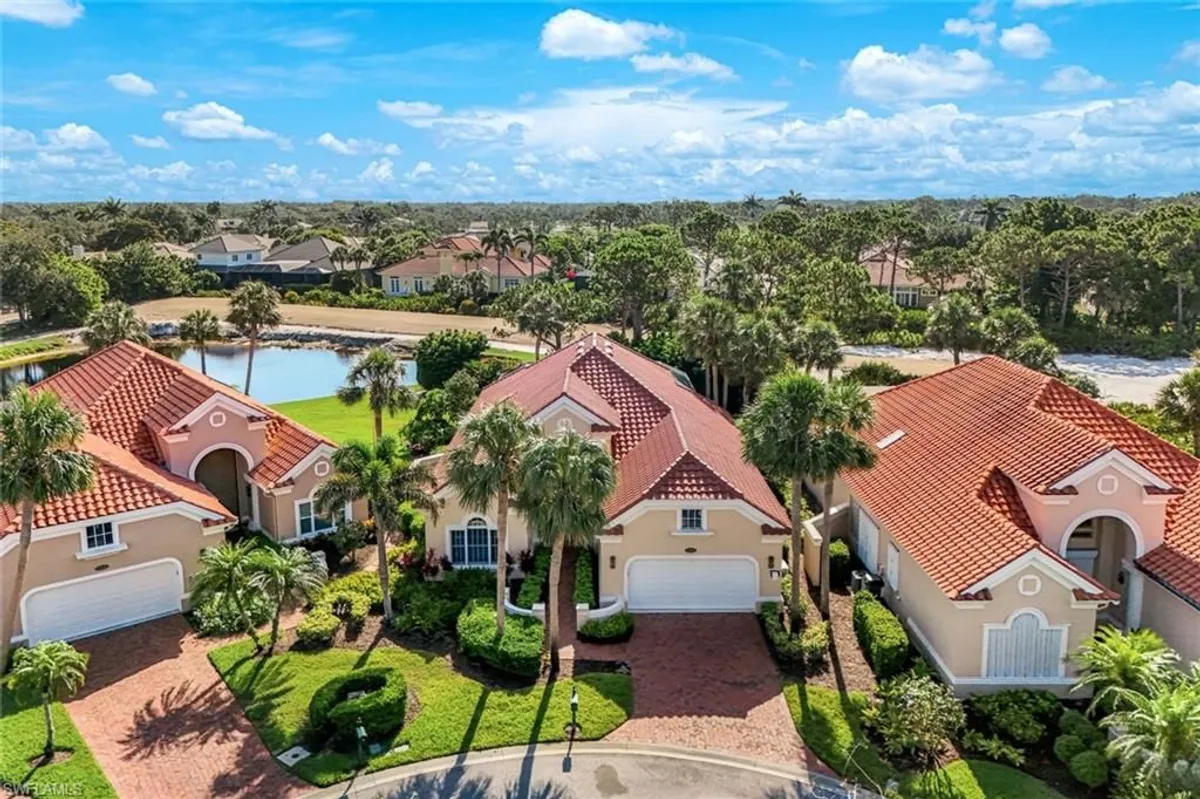 Property Slideshow image 1 of 41 | 26211 siena dr, Bonita Springs, FL, 34134