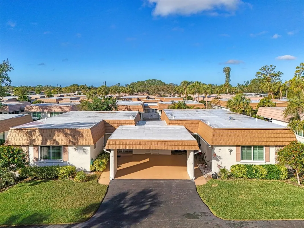 Property Slideshow image 1 of 47 | 2505 riverbluff pkwy # v196, Sarasota, FL, 34231