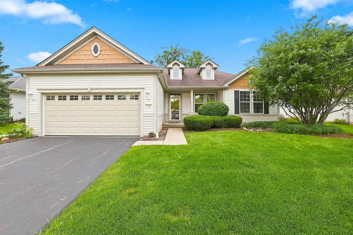 Property Slideshow image 1 of 23 | 12449 fox run ct, Huntley, IL, 60142