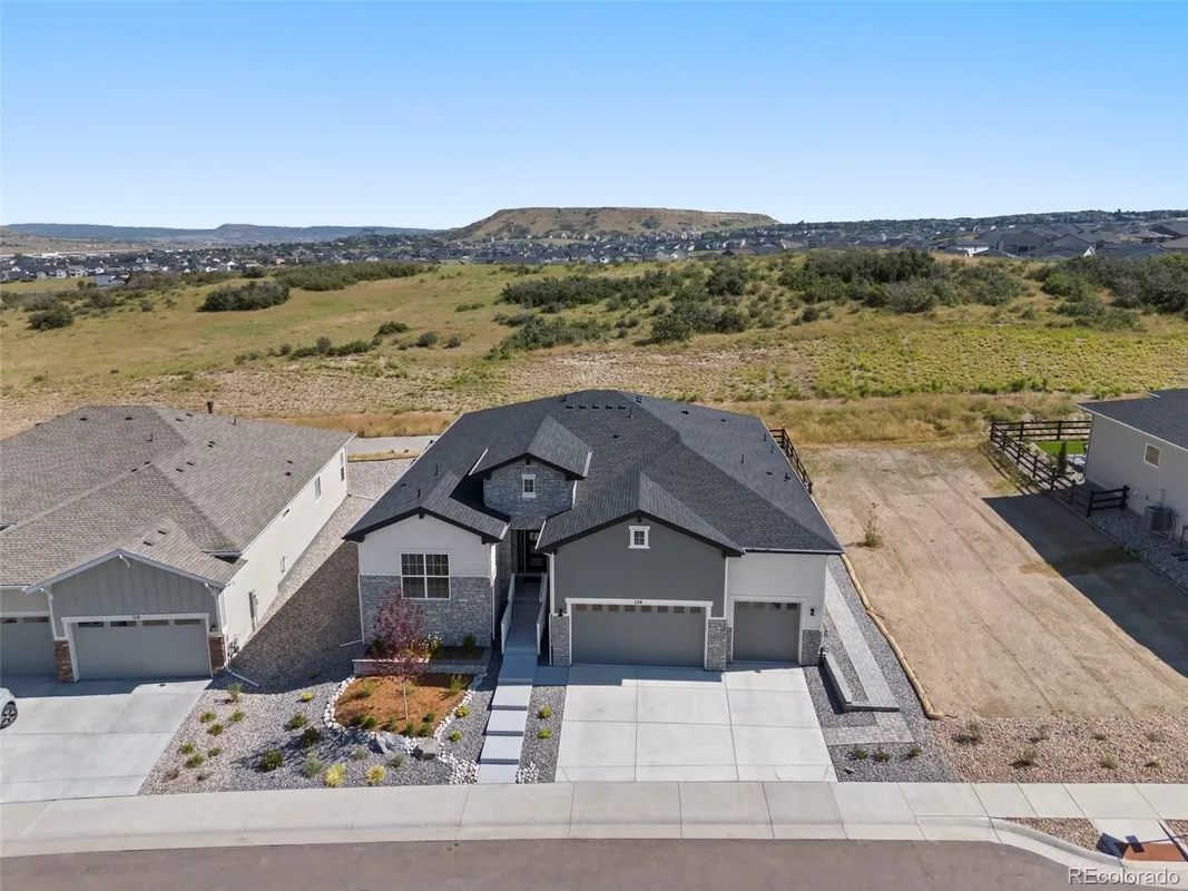 Property Slideshow image 1 of 48 | 124 scrubjay ln, Castle Rock, CO, 80104