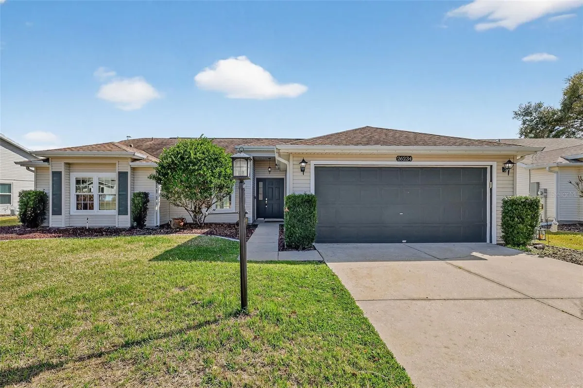 Property Slideshow image 1 of 36 | 26234 glen eagle dr, Leesburg, FL, 34748