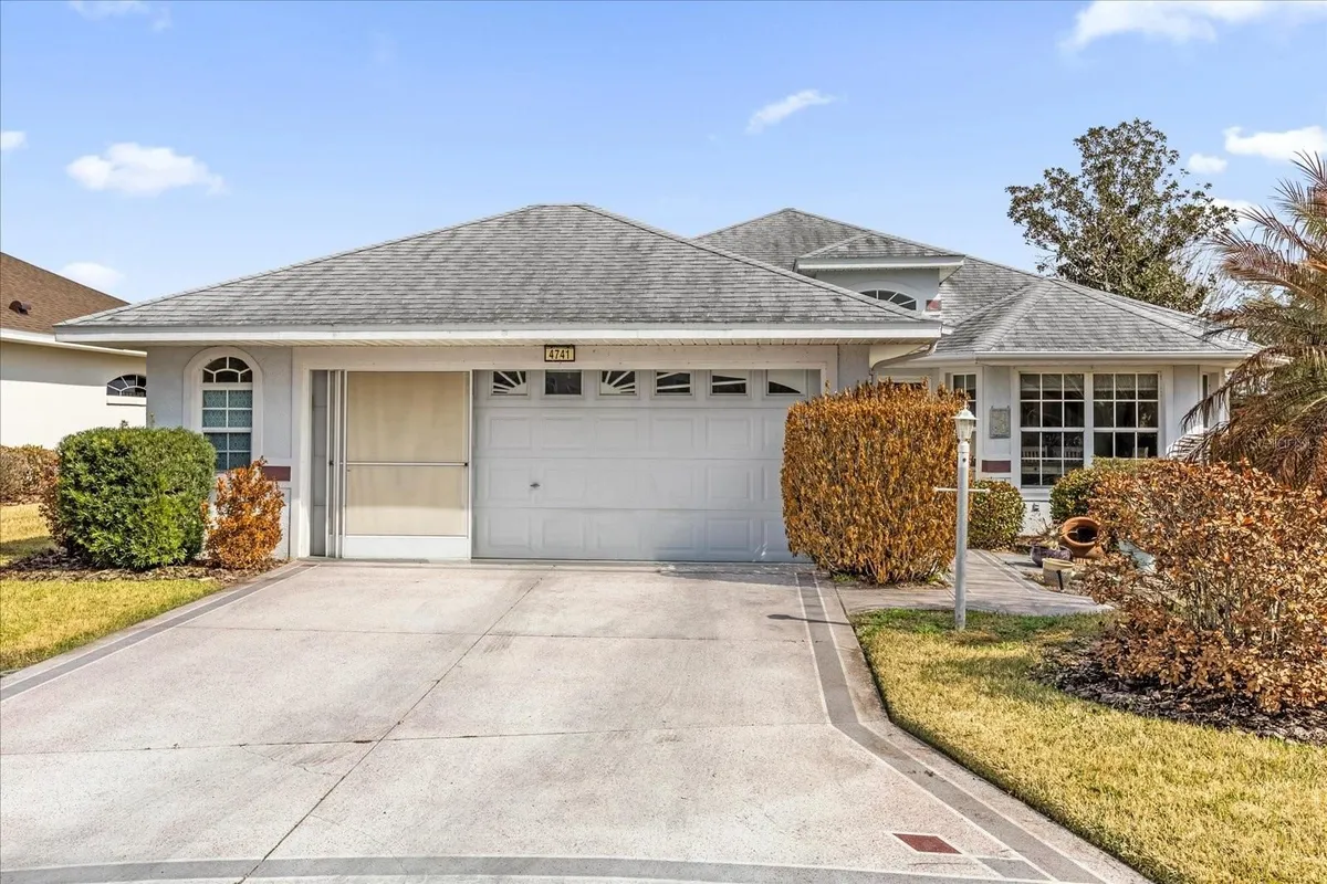 Property Slideshow image 1 of 48 | 4741 inverness dr, Leesburg, FL, 34748