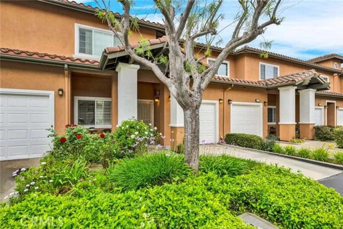 Property Slideshow image 1 of 42 | 17772 independence ln, Fountain Valley, CA, 92708