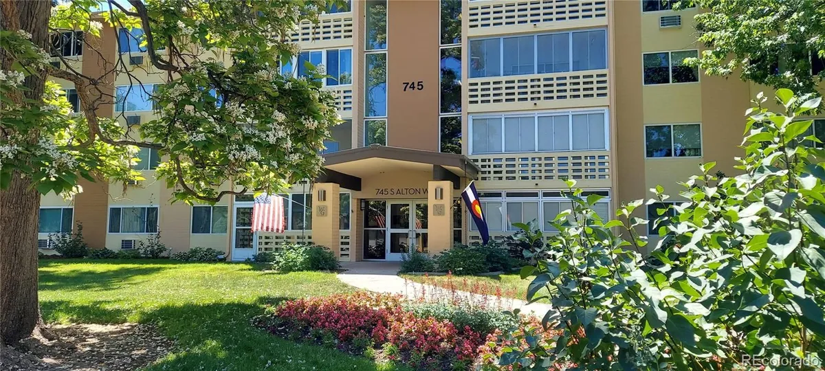 Property Slideshow image 1 of 48 | 745 s alton way 4c, Denver, CO, 80247