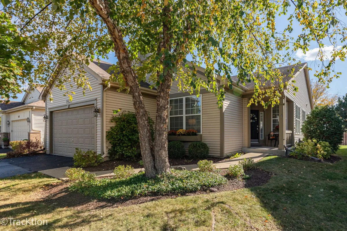 Property Slideshow image 1 of 30 | 21123 sterling lake ct, Crest Hill, IL, 60403