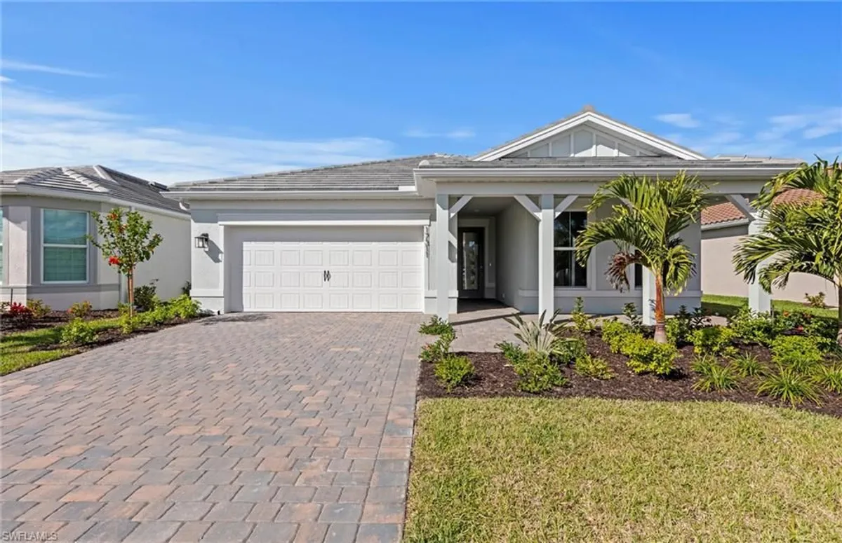 Property Slideshow image 1 of 47 | 17311 leaning oak trl, North Fort Myers, FL, 33917