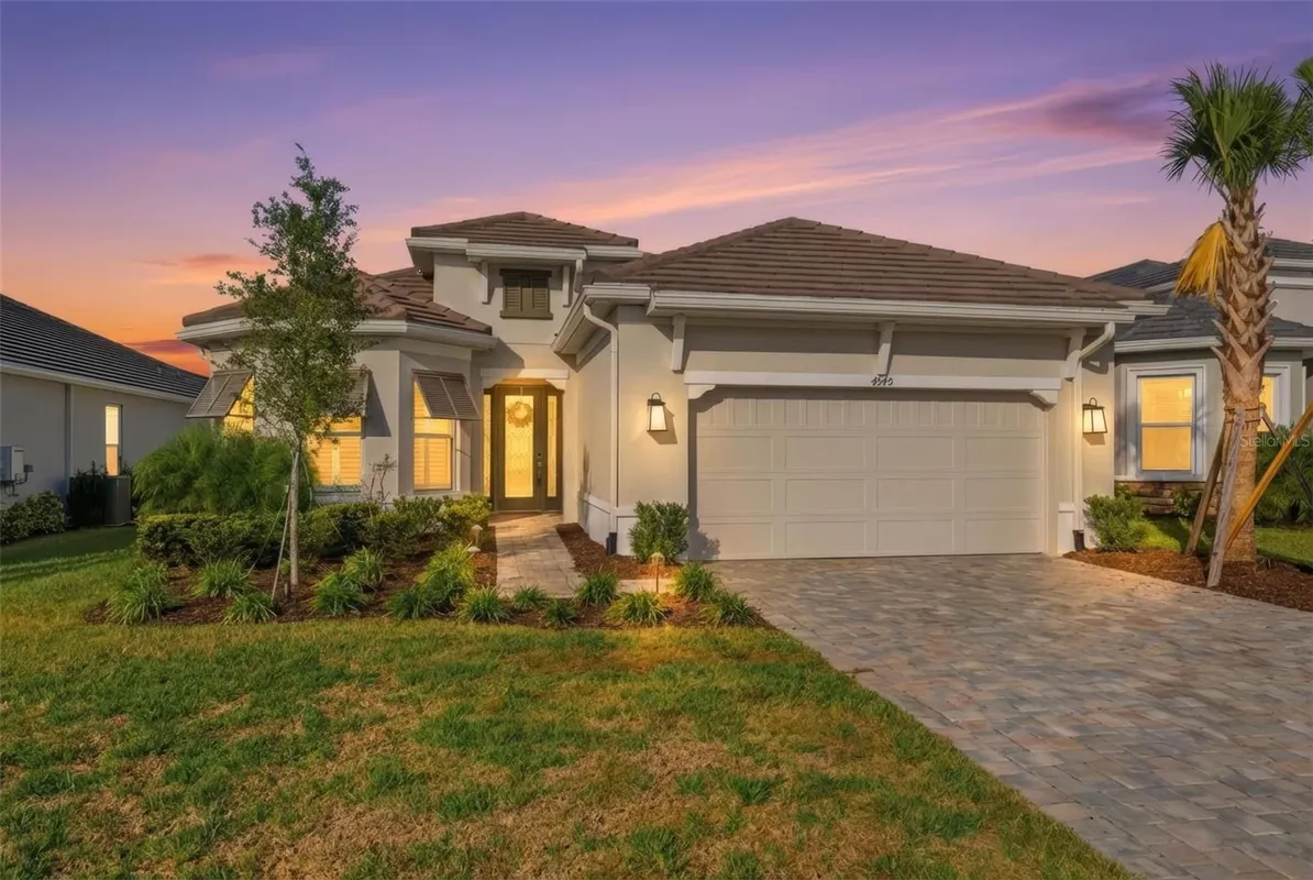 Property Slideshow image 1 of 35 | 4545 isonzo way, Wesley Chapel, FL, 33543
