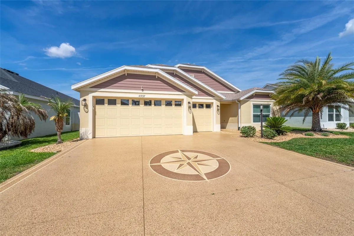 Property Slideshow image 1 of 37 | 4537 brooke ln, The Villages, FL, 32163