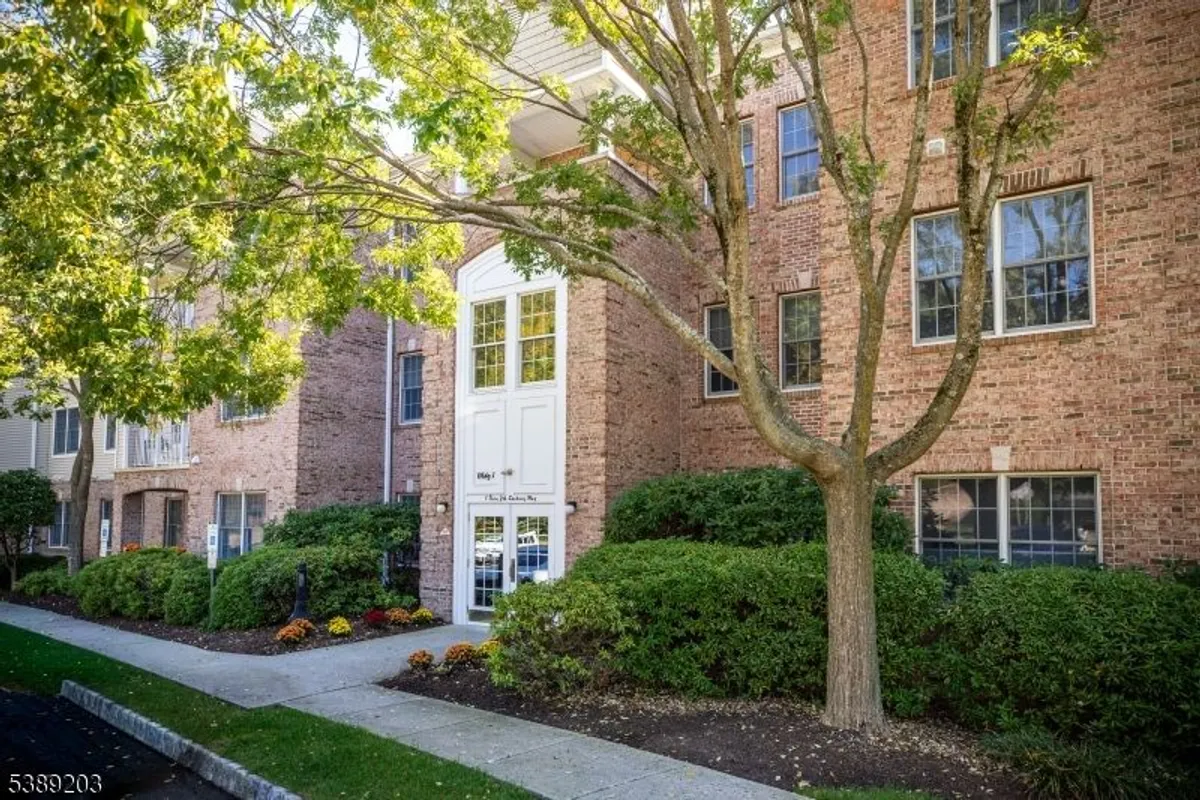 Property Slideshow image 1 of 32 | 11 zachary way, Mount Arlington, NJ, 07856