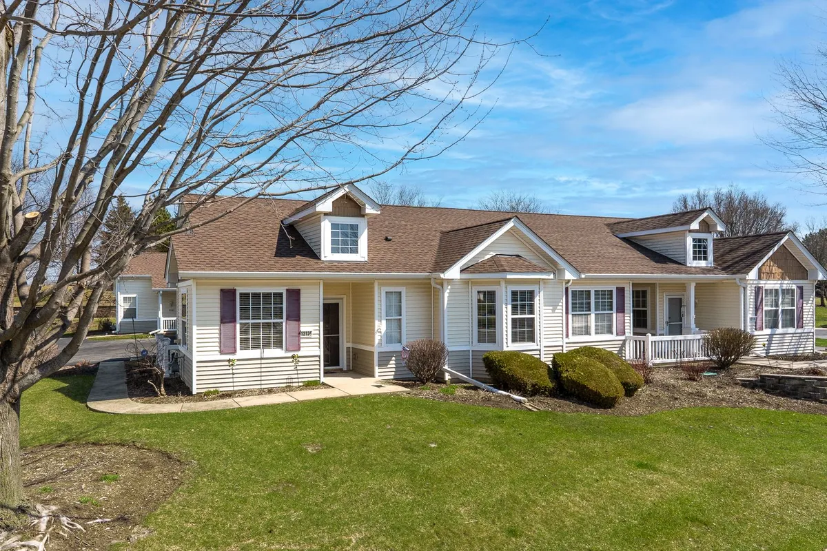 Property Slideshow image 1 of 21 | 12126 white tail ln, Huntley, IL, 60142