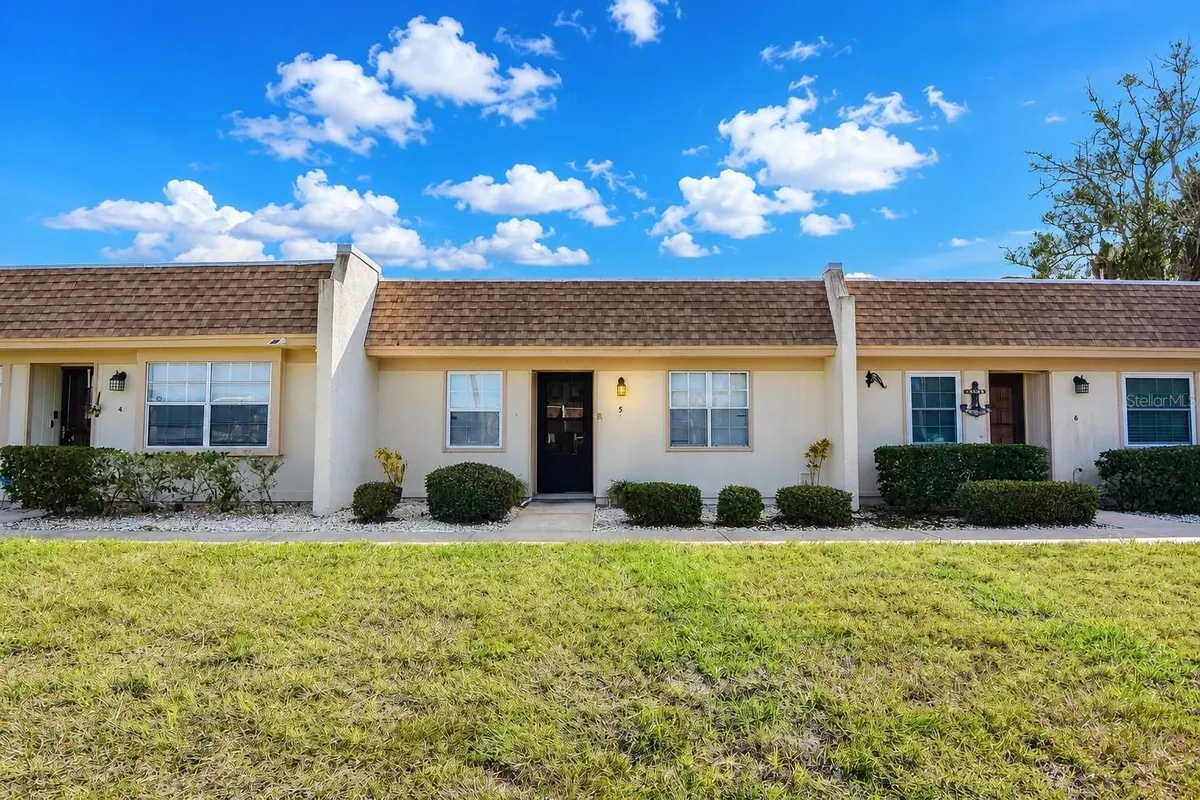 Property Slideshow image 1 of 20 | 11110 carriage hill dr 5, Port Richey, FL, 34668