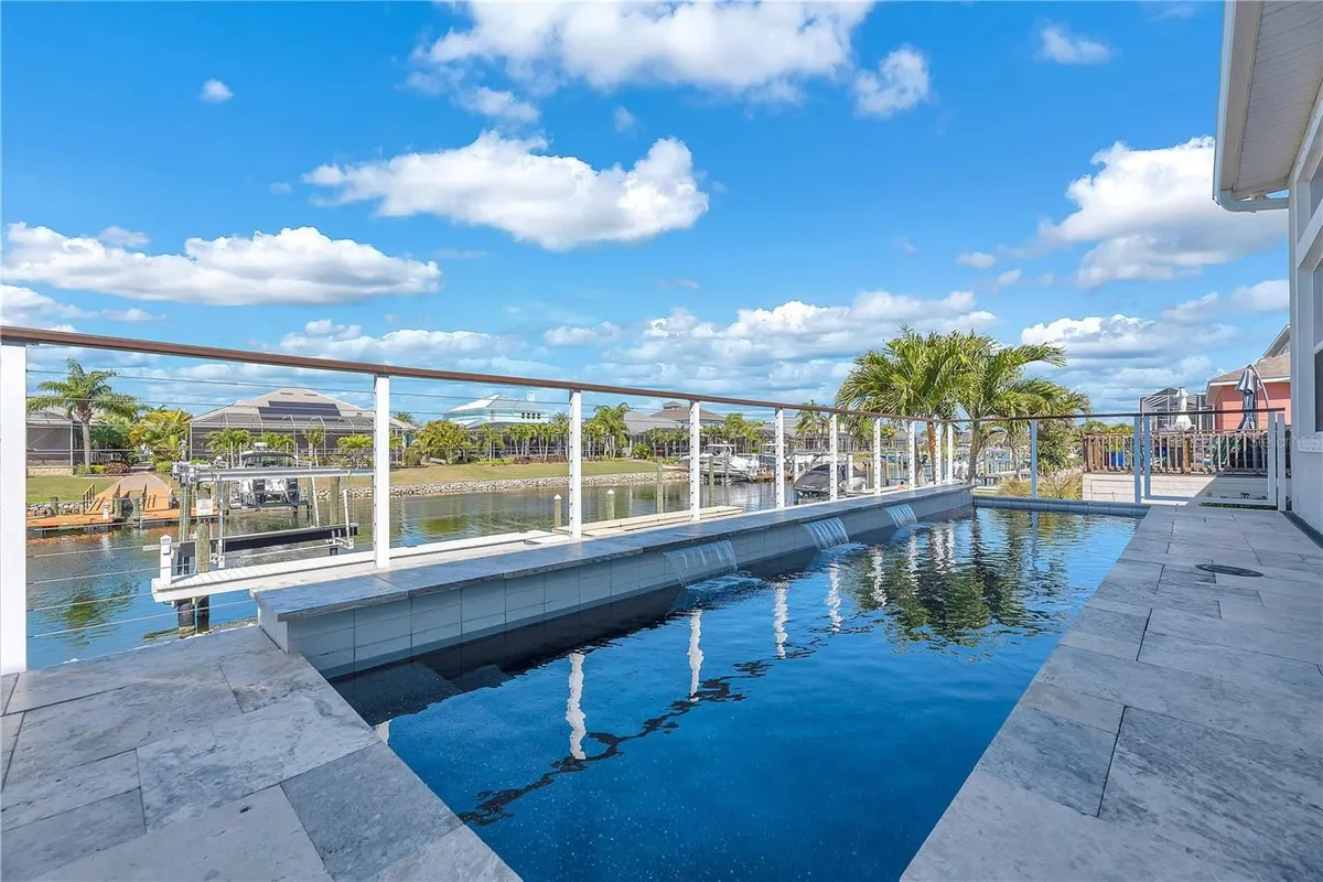 Property Slideshow image 1 of 56 | 5305 wishing arch dr, Apollo Beach, FL, 33572