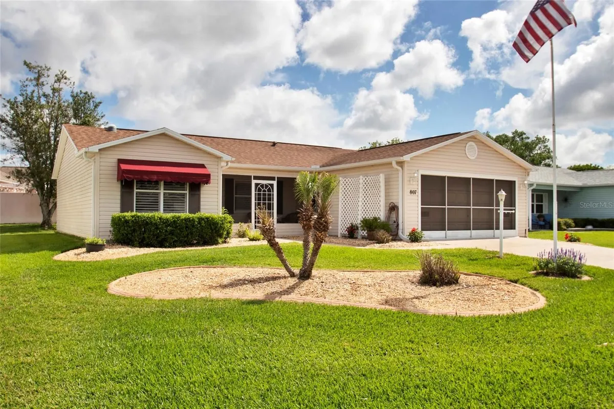 Property Slideshow image 1 of 40 | 807 camino del rey dr, The Villages, FL, 32159