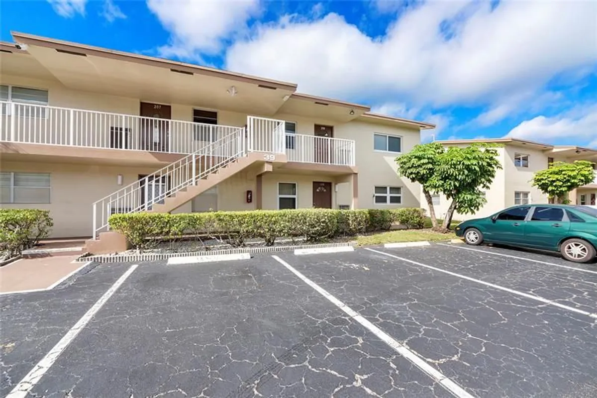 Property Slideshow image 1 of 18 | 601 nw 76th ter 208, Margate, FL, 33063
